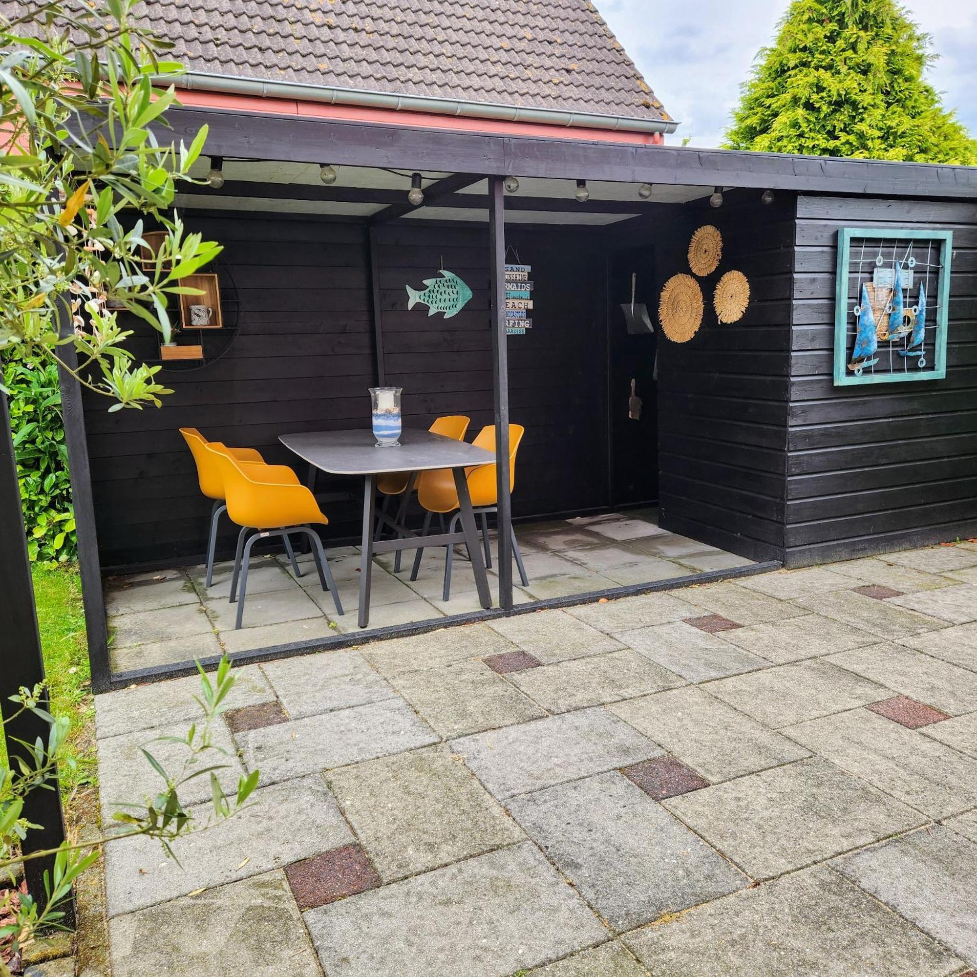 Vakantiehuis Op Villapark Oesterbaai Aan Zee , Met Speeltuin Grenzend Aan De Tuin Wemeldinge Exterior photo